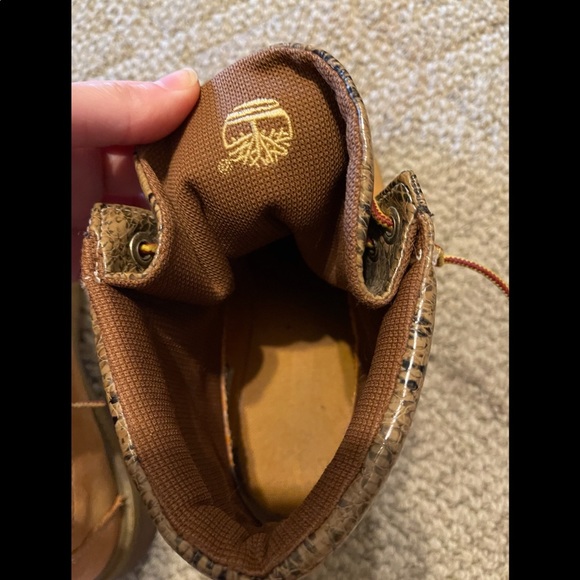 Timberland suede snakeskin boots size 6 boy’s, 8 woman’s - Picture 7 of 11